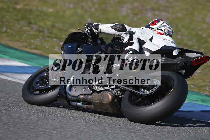 /Archiv-2024/02 29.01.-02.02.2024 Moto Center Thun Jerez/Gruppe blau-blue/backside